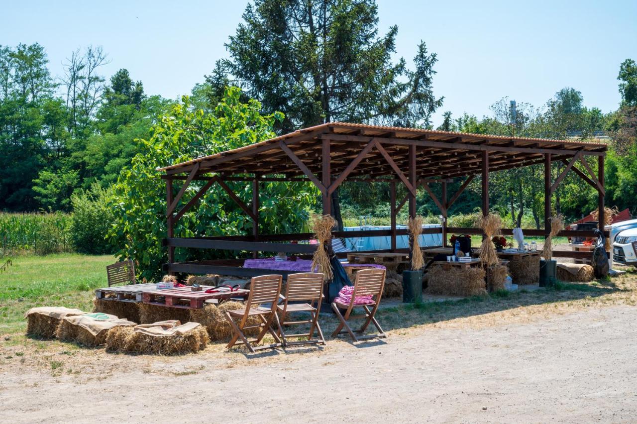 Agriturismo Why Farm Marano Ticino Bagian luar foto